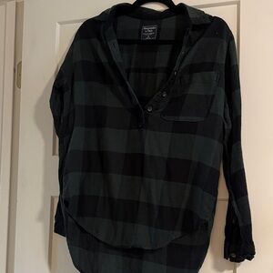 Abercrombie & Fitch Dark Plaid Button Down Shirt
